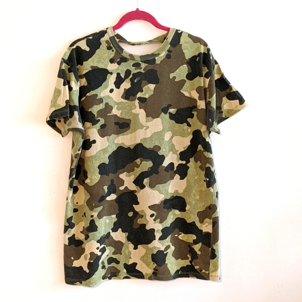 Open Back Camo T-shirt
